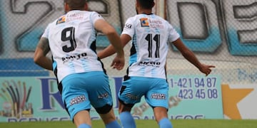 Leandro Fernández celebra su gol en Racing (Prensa)