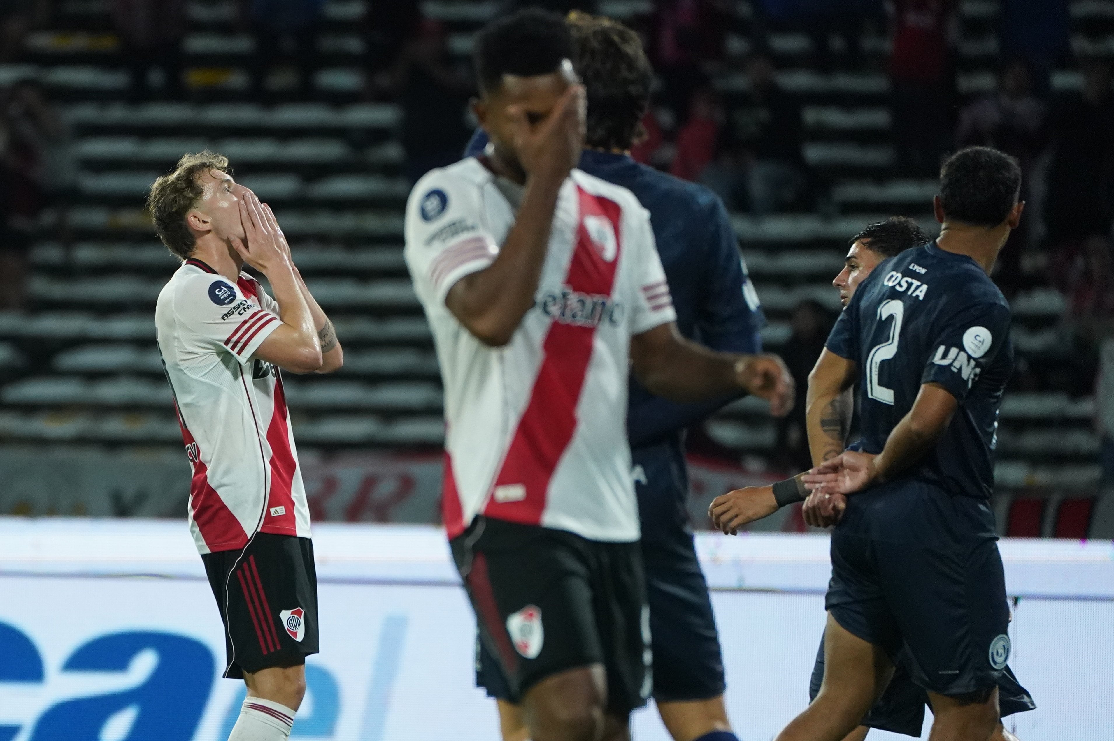 River vs. Independiente Rivadavia, en Córdoba. (Gentileza Clarín)