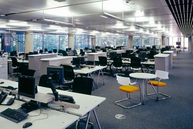 La propuesta genera múltiples discordias en el ejecutivo, con los socialistas reticentes a grandes reformas hasta que la economía no levante vuelo.