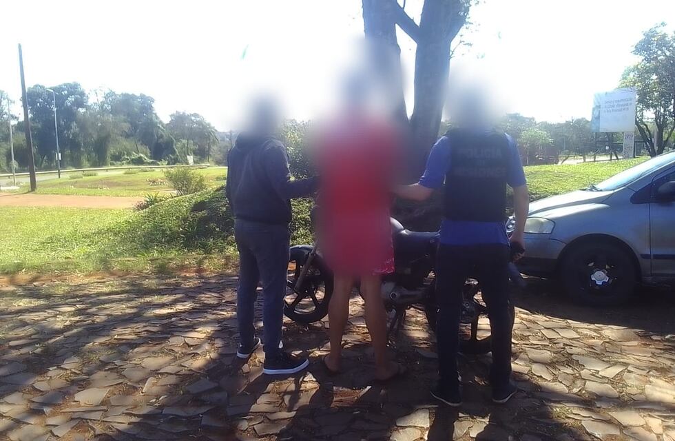 Detienen a un individuo en Wanda por intentar comercializar una moto robada en Andresito