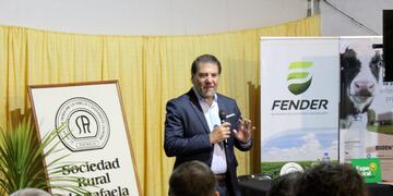 El economista Claudio Zuchovicki disertó en la ExpoRural de Rafaela