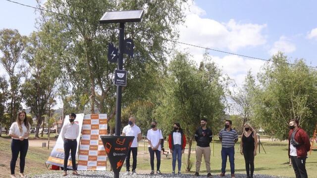Inauguraron una “estación de carga sostenible” en la costanera de Carlos Paz