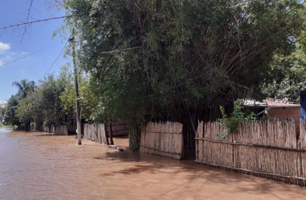 Famaillá: asistieron a familias damnificadas por el desborde del Río Colorado