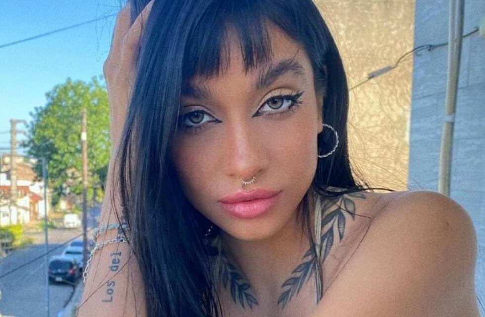 María Becerra sorprendió desde Hawaii con una microbikini