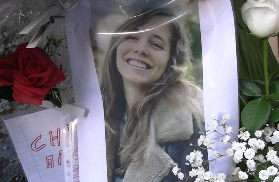 VIDEO | Una argentina murió trágicamente en Nápoles: le cayó una escultura en la cabeza mientras paseaba