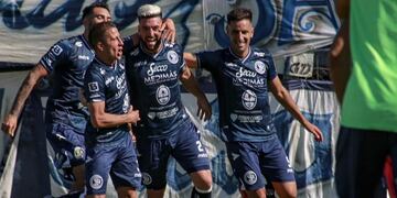 Independiente Rivadavia sigue en zona de clasificación al Reducido y sueña con el ascenso en la Primera Nacional.