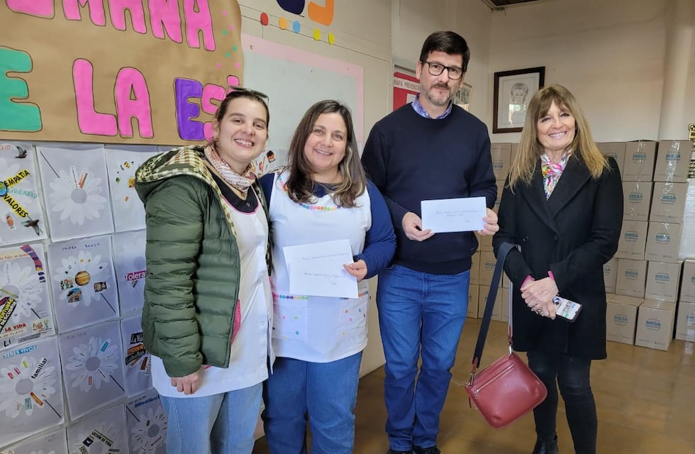 La Rueda Interna de Rotary Tres Arroyos entregó donación a la escuela de la ex Virgen de la Carreta