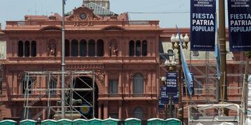 Viajó en bicicleta desde Córdoba para ir a la Casa Rosada, con un machete.