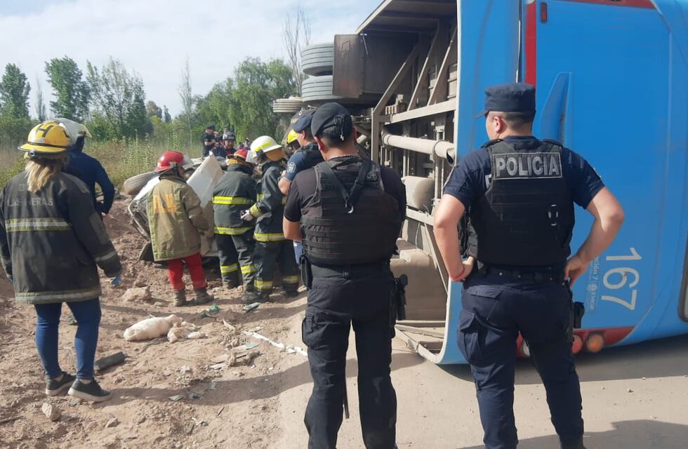 Un hombre falleció al ser chocado por un micro en Las Heras