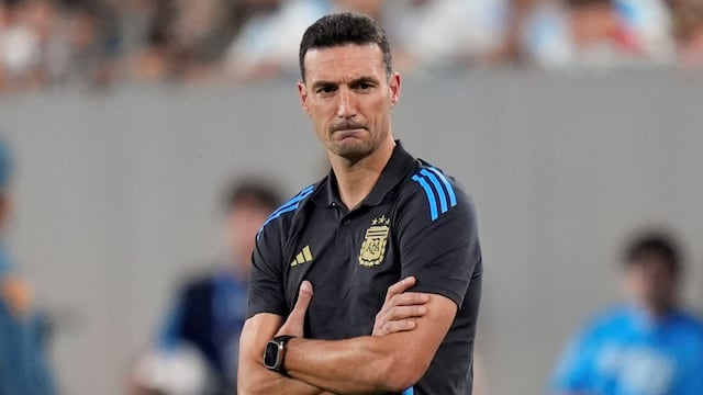 El DT Lionel Scaloni en el partido ante Chile. (AP).