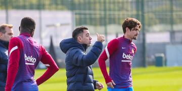 Xavi se encontró con un plantel lleno de bajas, pero trabajó en u modelo de juego (Barcelona)