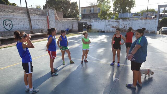 Un grupo de amigos recuperaron un club social en el departamento de las Heras, el club se llama Zapata y está ubicado en Av. San Martin.