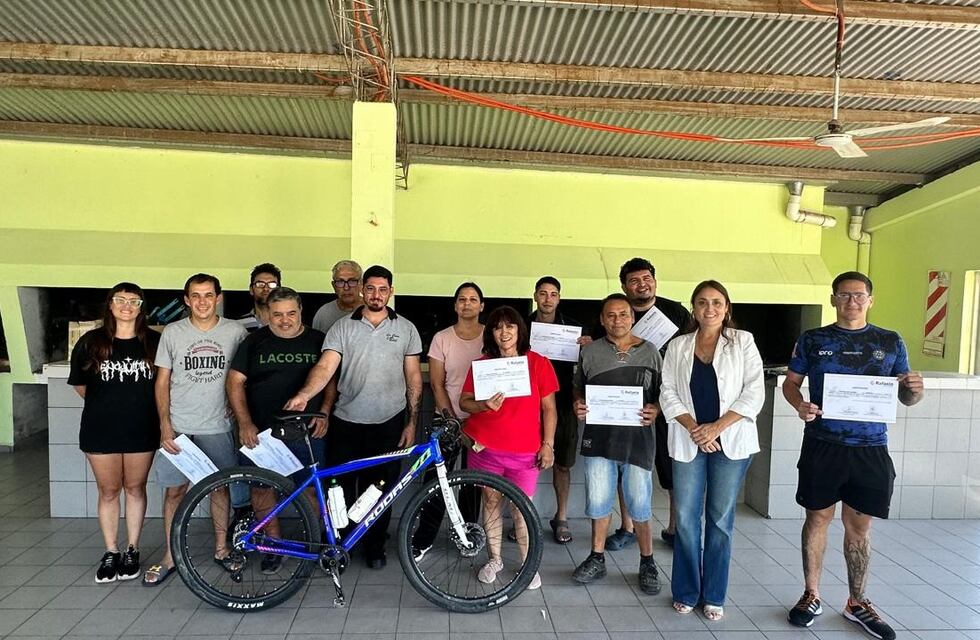 Doce personas terminaron el Taller de Bicicletas