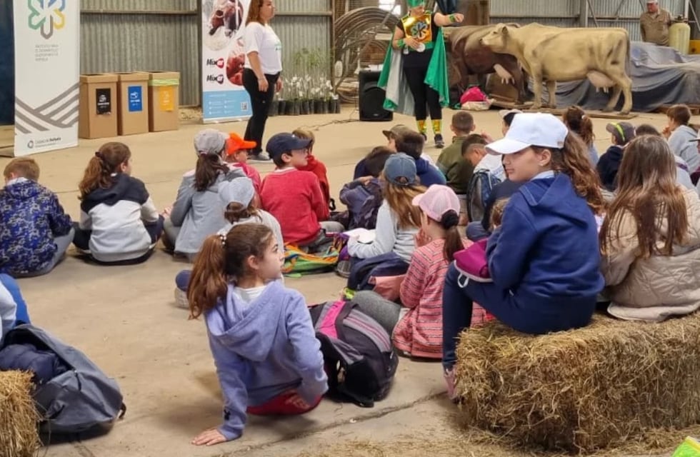 Teatro y conciencia ambiental en las Jornadas de Suelo de INTA
