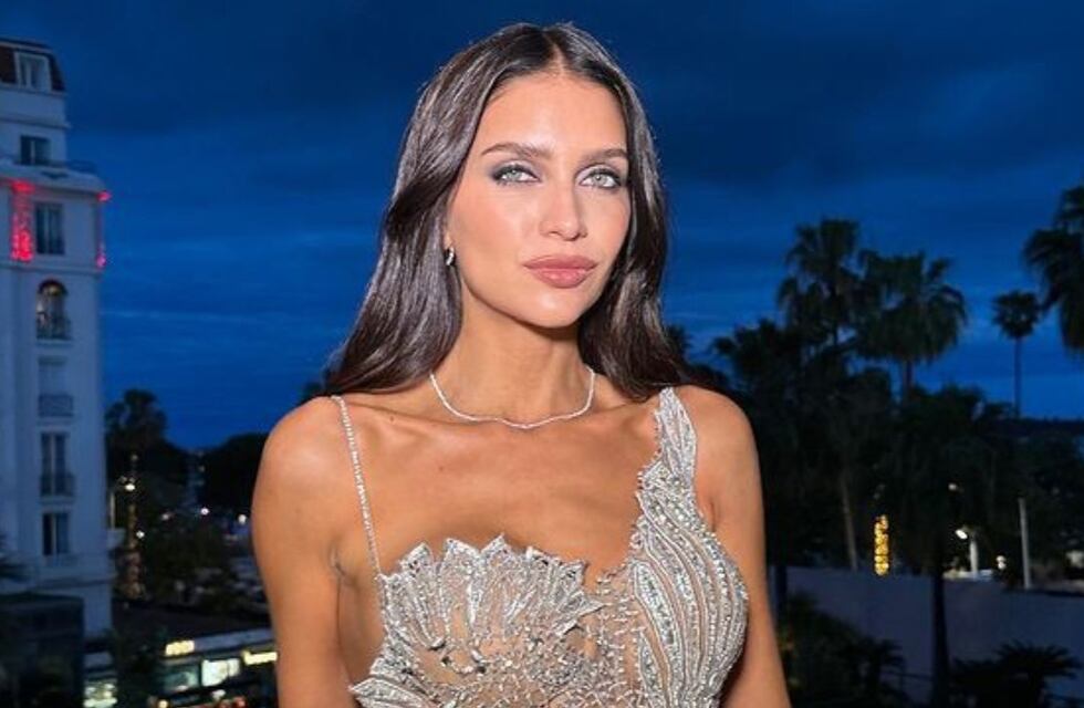 Zaira Nara se sacó el top y posó sin corpiño tras el festival Cannes en Francia