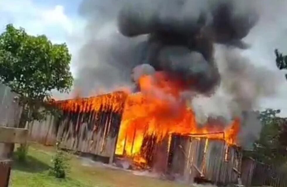 San Pedro: detienen a un hombre que le prendió fuego la casa a su ex pareja tras una discusión
