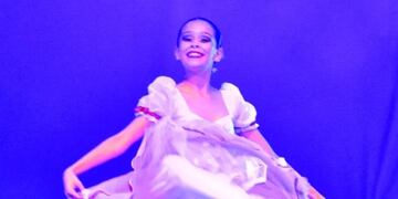 Martina Albornoz - Bailarina de Gualeguaychú ganó una beca para perfeccionarse en Italia.