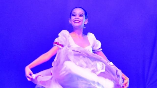 Martina Albornoz - Bailarina de Gualeguaychú ganó una beca para perfeccionarse en Italia.