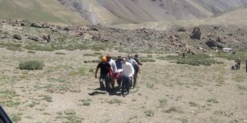 Rescataron a una turista estadounidense que sufrió una caída en la zona de Alta Montaña en El Sosneado.