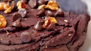 Cómo hacer un brownie húmedo sin harina ni azúcar.