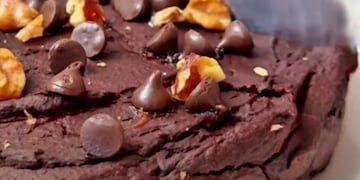 Cómo hacer un brownie húmedo sin harina ni azúcar.