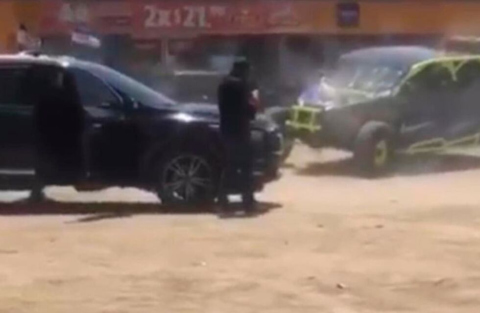 México: un ataque armado contra pilotos de rally dejó 10 muertos