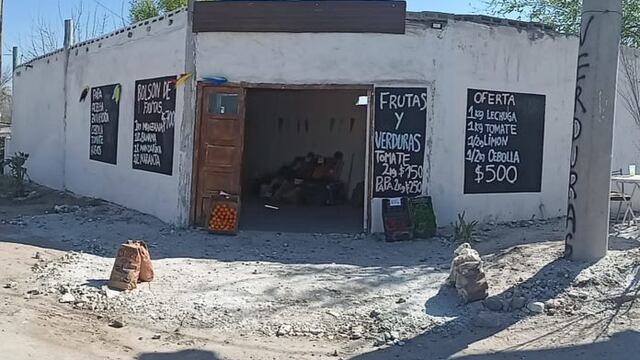 La verdulería había abierto hace una semana. Se llevaron cajones de verdura y dinero.