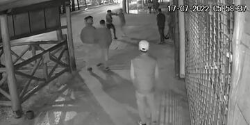 La pelea que terminó con un joven muerto en Alta Gracia (Captura de video).