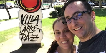 María Emilia y Javier en 2018, cuando conocieron Villa Carlos Paz por primera vez. (Foto: gentileza María Emilia Leiva K.).