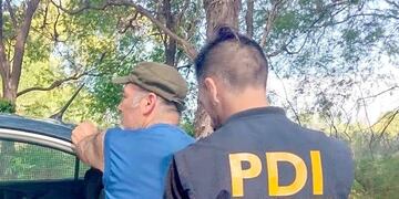 La Policía detuvo al hombre que dejó encerrado a los perros en el auto y murieron a causa del calor.