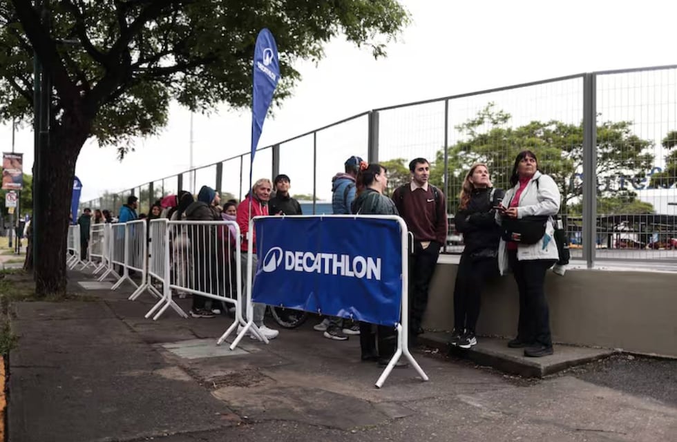 Furor por Decathlon en la Argentina: zapatillas deportivas desde $30 mil y mochilas por $12 mil