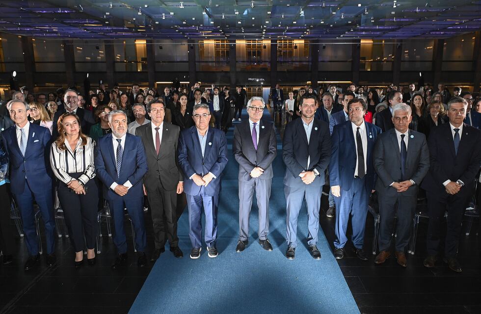 El gobernador Carlos Sadir firmó en Buenos Aires el “Acuerdo por la Educación”