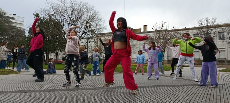 Nuevos Aires festejó el Día del Niño en la plaza San Martín de Tres Arroyos