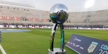 Rosario Central y Platense se disputarán el trofeo de la Copa de la Liga Profesional en Santiago del Estero. (Prensa LPF)