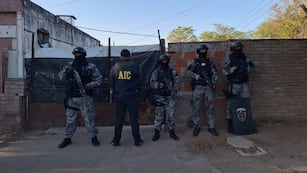 Allanamientos y detenciones en Rosario en una causa que apunta contra Los Monos.