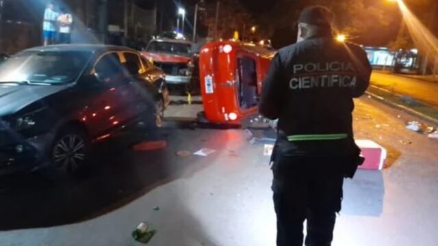 Alcohol al volante: chocó, volcó y se negó a recibir atención médica.