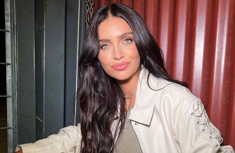 Zaira Nara encandiló con su look de brillo completo: top y pantalón a pura lentejuela