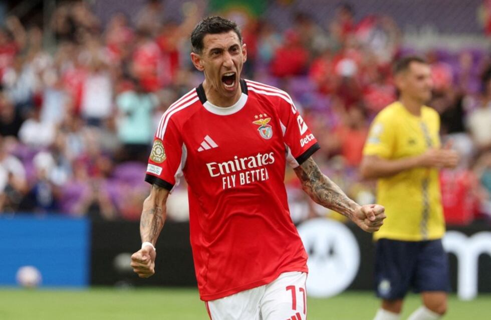 Gol de penal, lágrimas y expectativas por su regreso a Rosario: así fue el cierre de Di María en Benfica