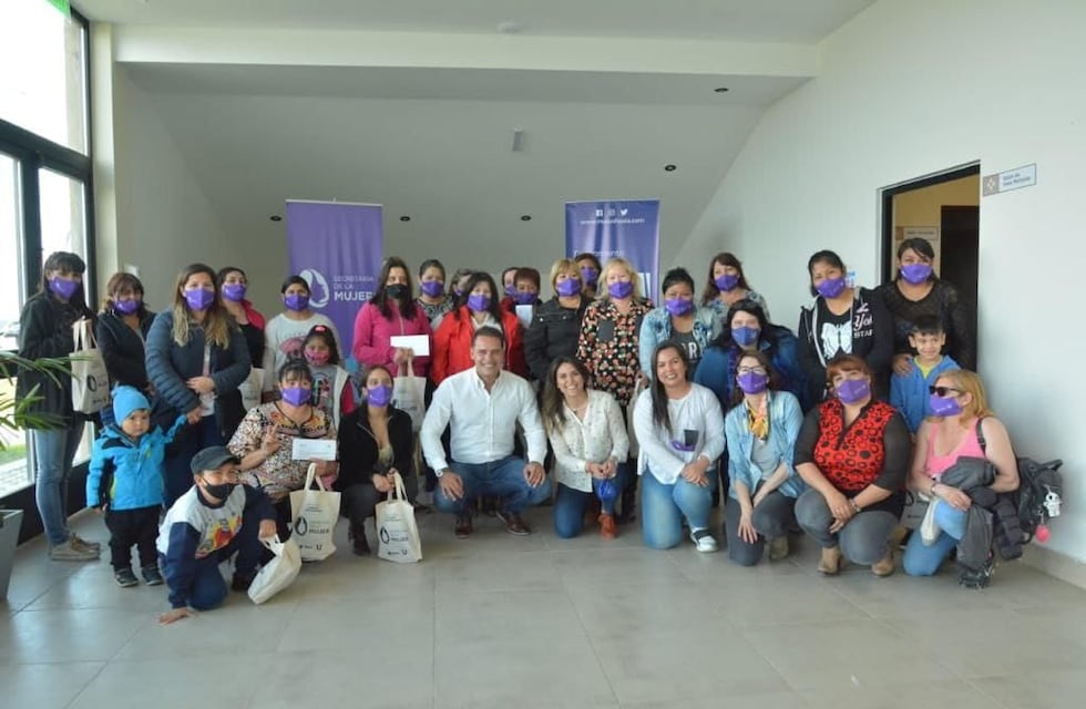 Ushuaia: La Municipalidad entrega la Tarjeta +U a emprendedores de la ciudad