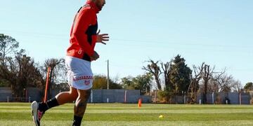 Parece que le llegó el turno de ser titular a Damián Batallini, primer refuerzo que sumó Instituto en este semestre (Instagram Damián Batallini).