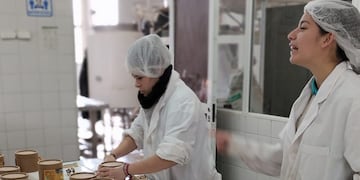 El dulce de leche del mejor alfajor triple del país se produce en Entre Ríos.