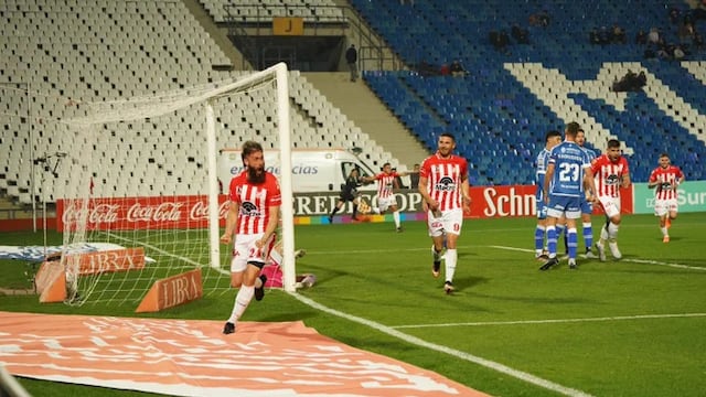 Ezequiel Parnisari abrió el marcador para Instituto en Mendoza. Después, se "empató" con un gol en contra.