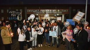 A un año de que se hiciera publico el caso, se convocaron las familias de los bebes fallecidos, en el Hospital Materno Neonatal (Facundo Luque / La Voz)