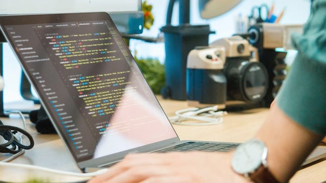 En Córdoba, cursos gratis con certificación oficial en marketing, diseño web, fotografía digital. Dónde y cuáles son los requisitos.