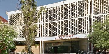 La adolescente de 15 años asiste al Nicolás Copernico y estudia para ser azafata mientras cría a sus dos hermanitos.