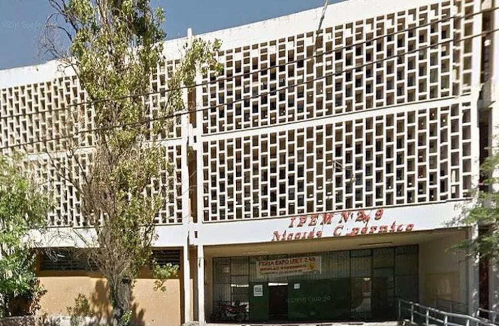 Perdió a su madre y cuida a sus dos hermanitos en Córdoba: quién es la adolescente de 15 años baleada
