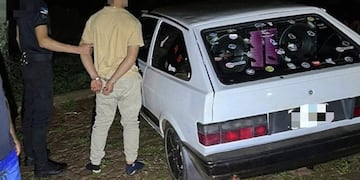 Detuvieron a un automovilista ebrio que causaba desorden en plena avenida de Salto Encantado.