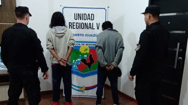 Detienen a dos sujetos tras ser hallados dentro de un domicilio en Puerto Iguazú.