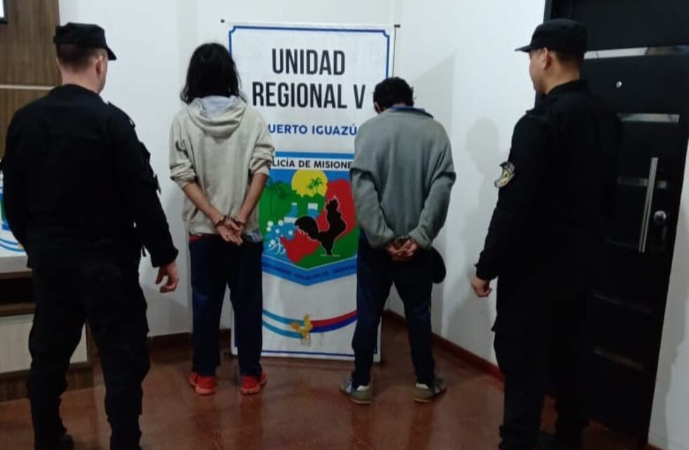 Detienen a dos sujetos tras ser hallados dentro de un domicilio en Puerto Iguazú