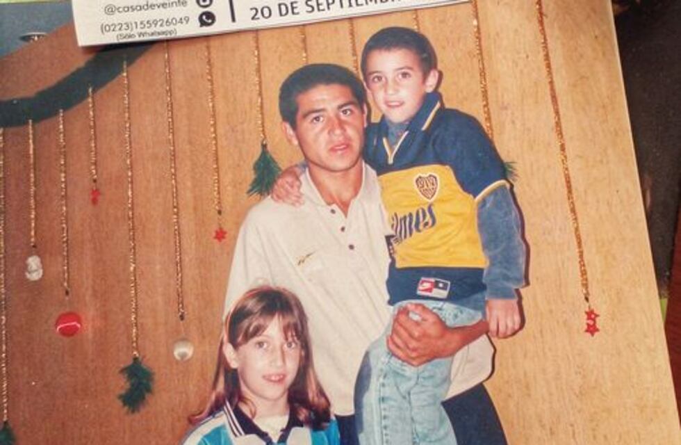 Buscan en Mar del Plata a dos personas que se sacaron una foto con Riquelme